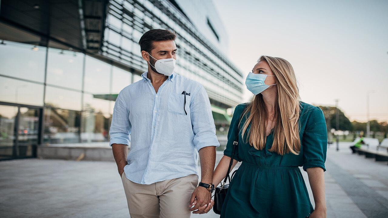 How to deal with a flirtatious boyfriend?